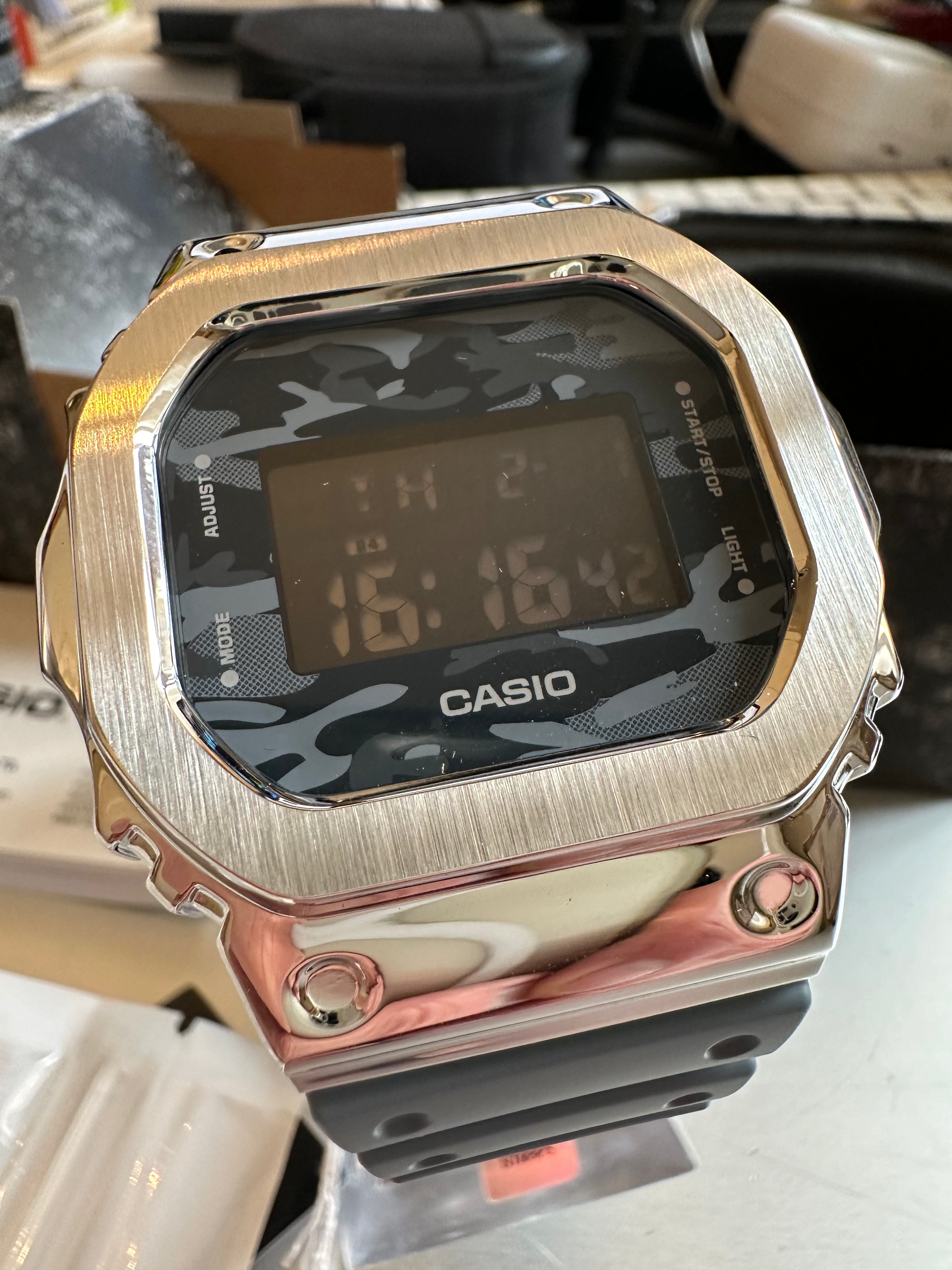 Orologio Casio GShock 5600 con copri cassa acciaio