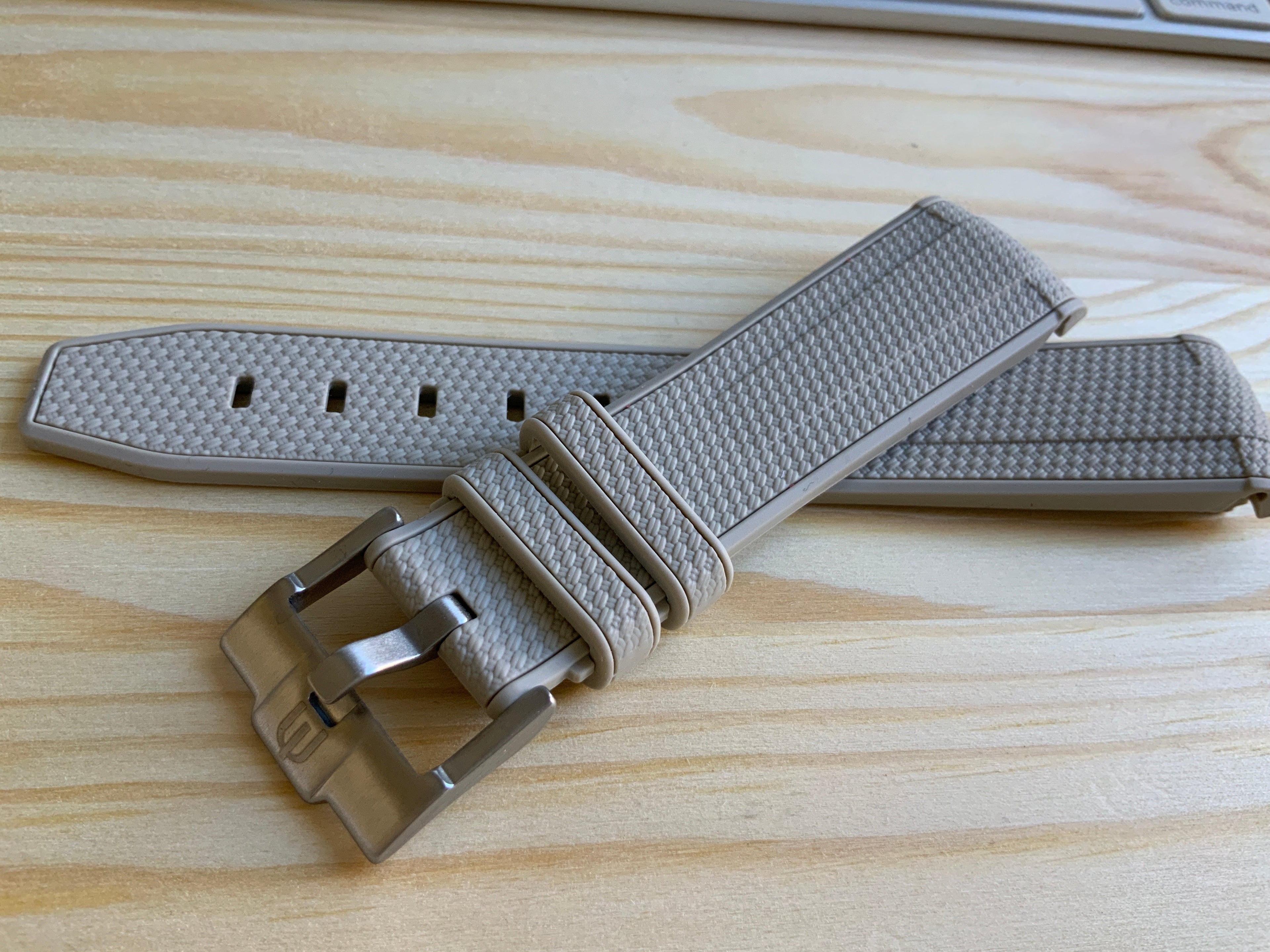 Cinturini silicone avvolgenti CARBON da 20mm per Omega x Swatch